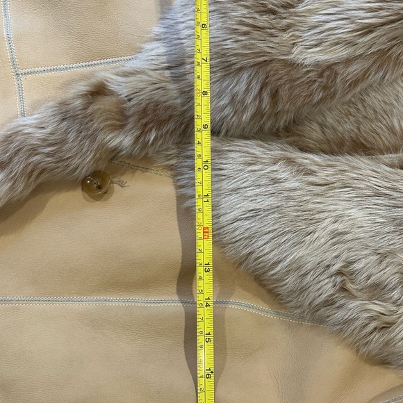 STEPHANE SARTE 100% Genuine Shearling, tan coat. US size S - Picture 15 of 16